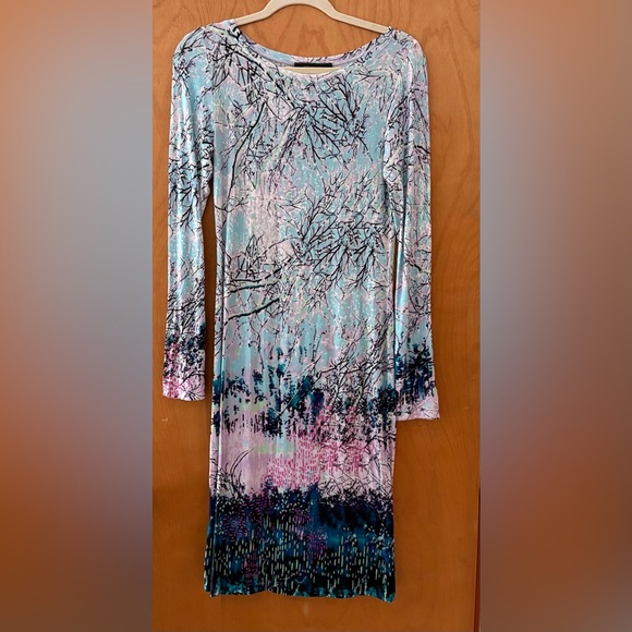 BCBGMaxAzria Winter Forest print Bodycon blue & white long-sleeve dress - size L - Picture 4 of 9